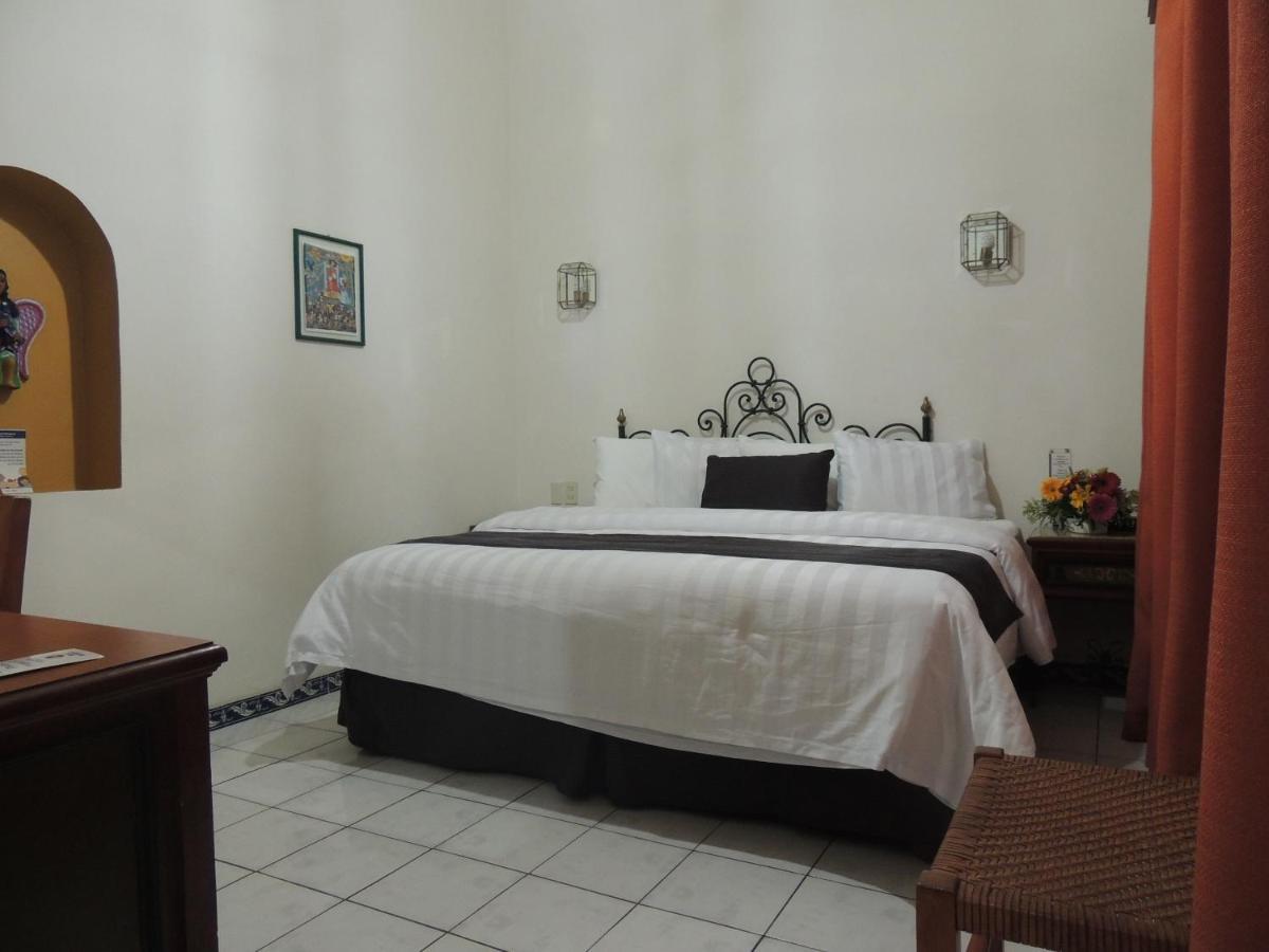 Hotel Concierge Plaza Colima Exterior photo